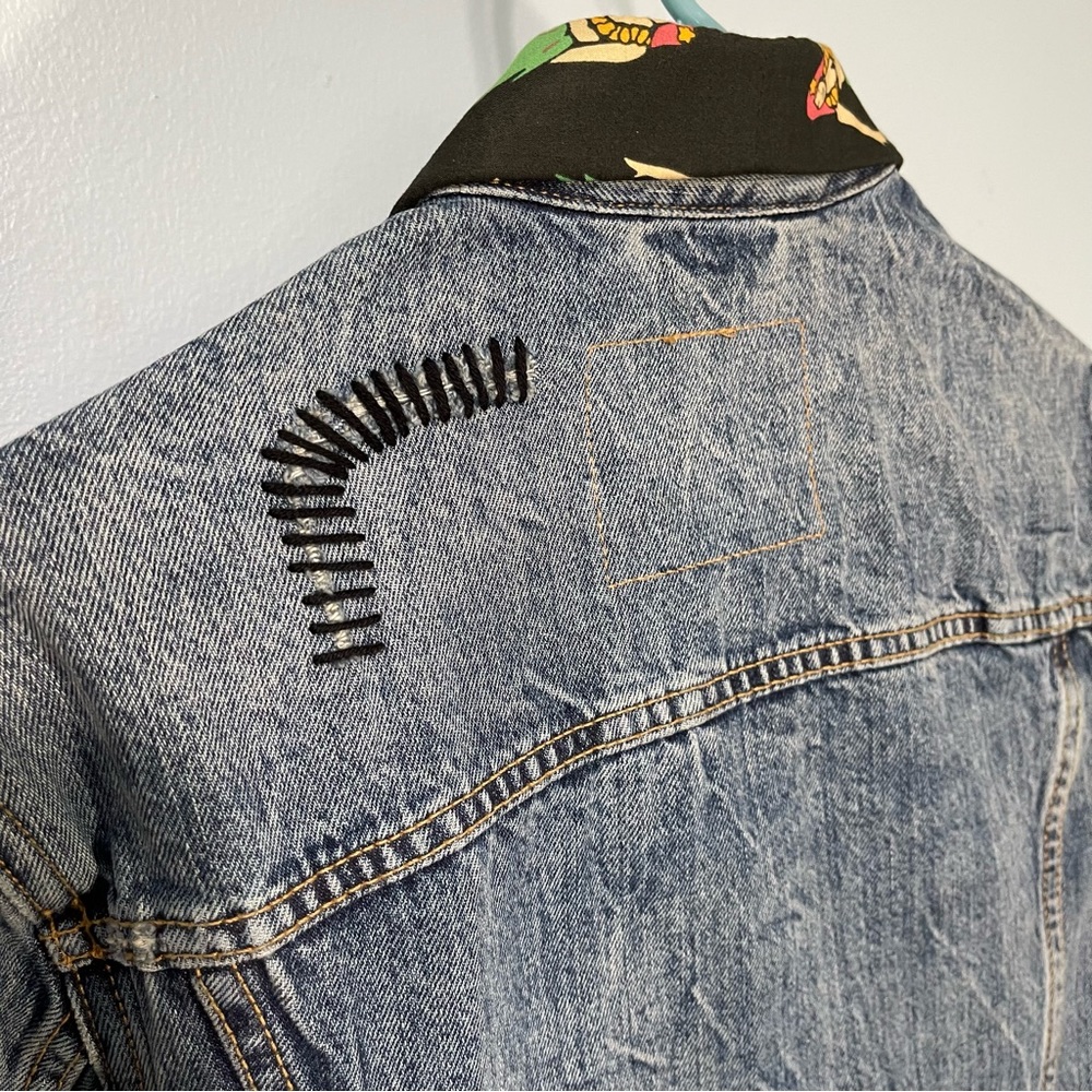 Levi’s. Men’s brand new with tag special edition Hula dancer denim jacket - Picture 7 of 13